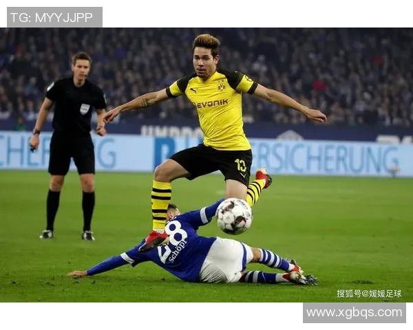 世界杯精彩对决多特蒙德与莱比锡战成平局乌龙球瞬间引发全场热议