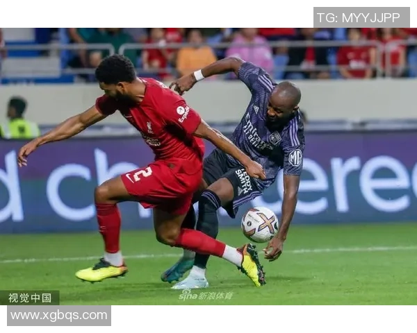 友谊赛精彩对决：里昂与巴黎圣日耳曼互交白卷引发全场热议