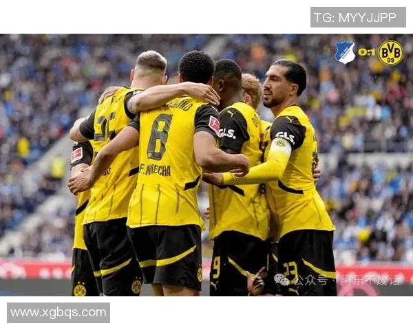 德甲激战：多特蒙德6-2曼联绝杀瞬间引发争议判罚全场沸腾