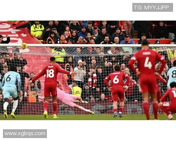 欧冠激战阿森纳险胜曼联点球大战引爆全场精彩集锦回顾