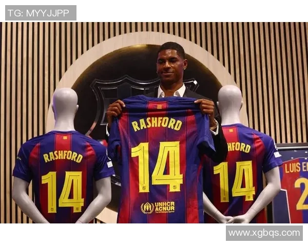 英超激战：那不勒斯大胜巴萨乌龙球引发争议判罚全场沸腾