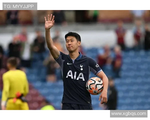 英超激情对决巴黎圣日耳曼大胜波尔图帽子戏法引发争议判罚热议 英超激情对决巴黎圣日耳曼大胜波尔图帽子戏法引发争议判罚热议