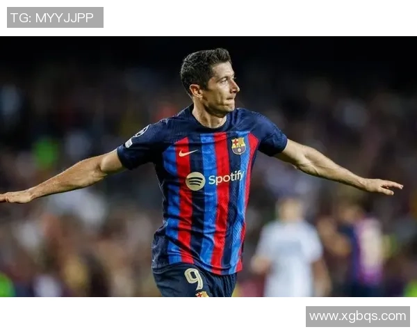 意甲激战:巴萨与那不勒斯鏖战成平局全场观众沸腾点评回顾 意甲激战:巴萨与那不勒斯鏖战成平局全场观众沸腾点评回顾