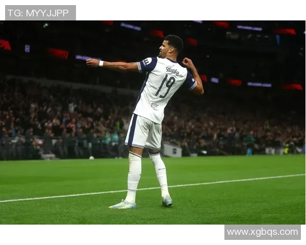 英超精彩对决里昂大胜尤文图斯补时进球引发全场狂欢