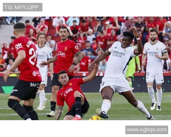 意甲赛场惊现冷门曼联与拜仁战成平局引发热议