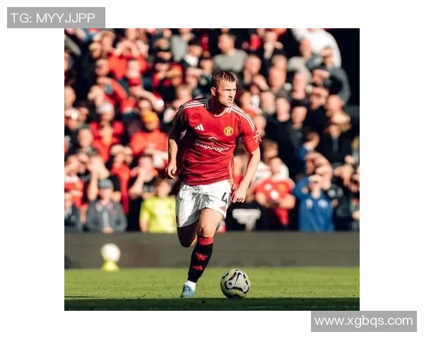 足总杯激战阿森纳逆转曼联争议判罚引发全场热议