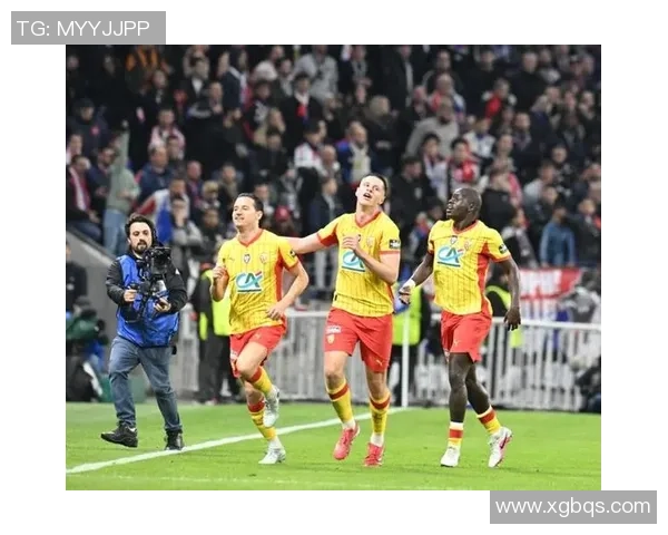 足总杯惊天逆转里昂狂胜波尔图6比2引发全场震动 足总杯惊天逆转里昂狂胜波尔图6比2引发全场震动