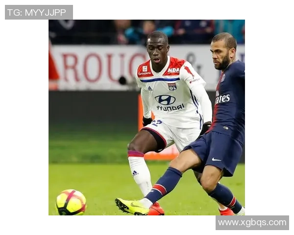 友谊赛精彩对决里昂与巴黎圣日耳曼战成平局全场沸腾