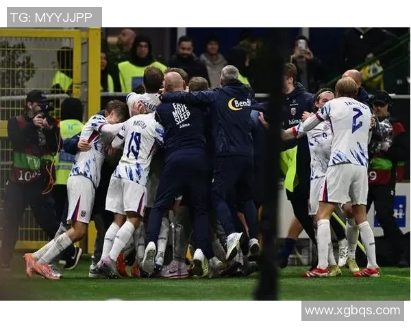 德甲激战曼城与里昂平局绝杀瞬间引发全场沸腾战术解析