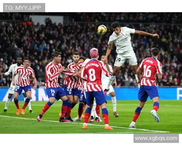 意甲激战：里昂狂胜那不勒斯五球大捷引发全场沸腾回顾十大精彩进球